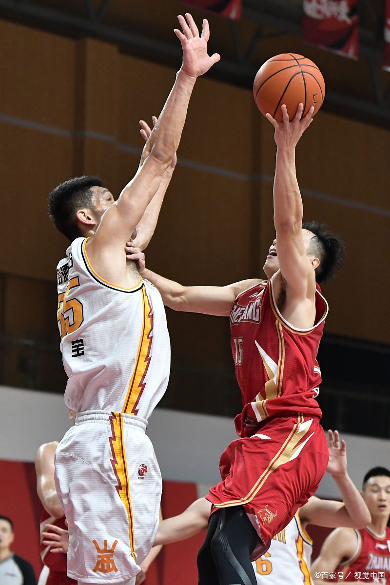 关键时刻CBA常规赛传出新动向，广厦男篮防线松动，管理层表态——引发热议，训练强度明显提升的简单介绍