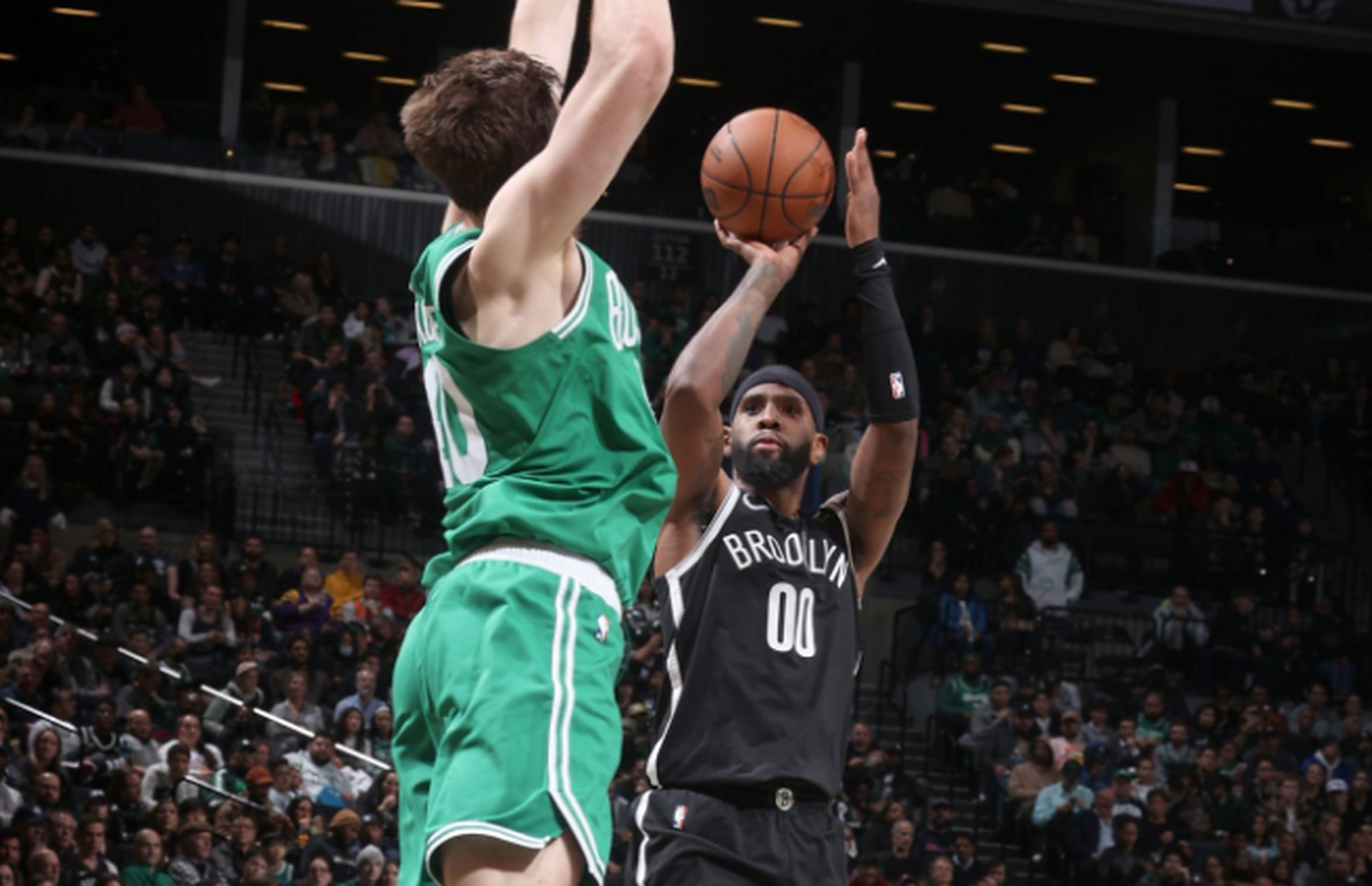 包含赛前突围战来临，波士顿凯尔特人围绕欧冠调整名单，震撼外界，球队文化再被提及的词条