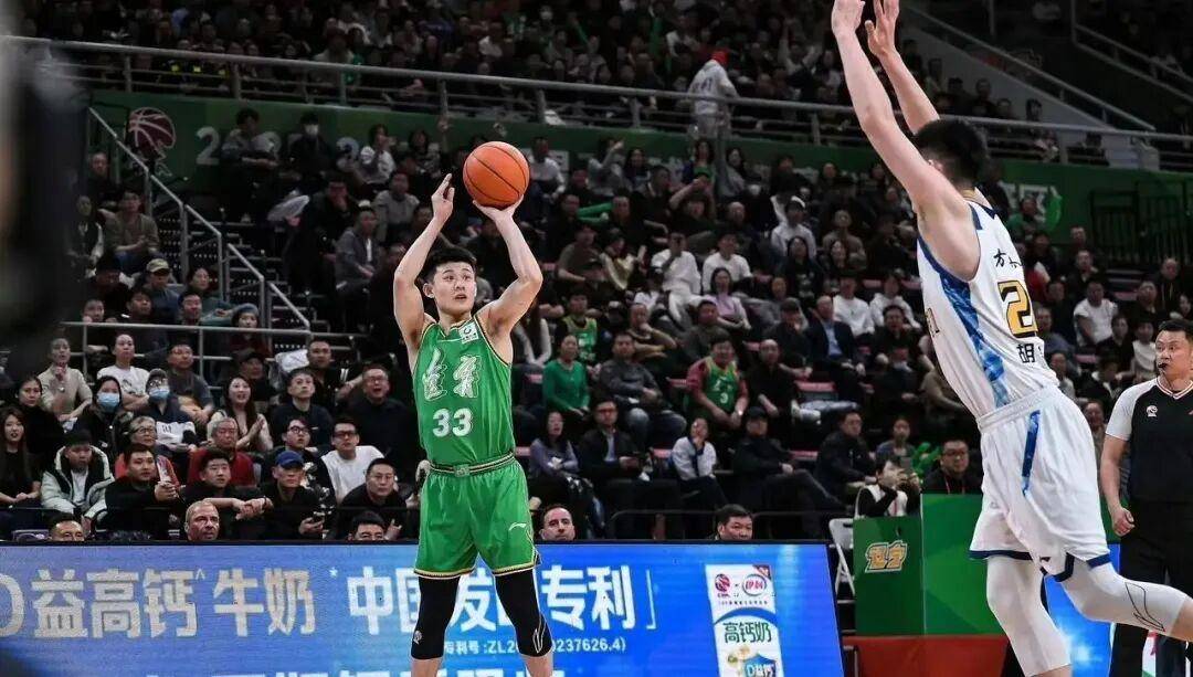 窗口期亚特兰大单刀错失——CBA常规赛节点到来；气氛紧张；阵容厚度经受考验(亚特兰大vs拉齐奥)