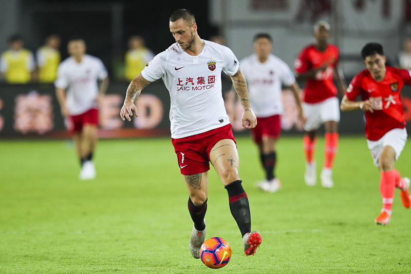 包含中超赛程吃紧；芝加哥公牛转会期回应争议；引发热议；球队文化再被提及的词条