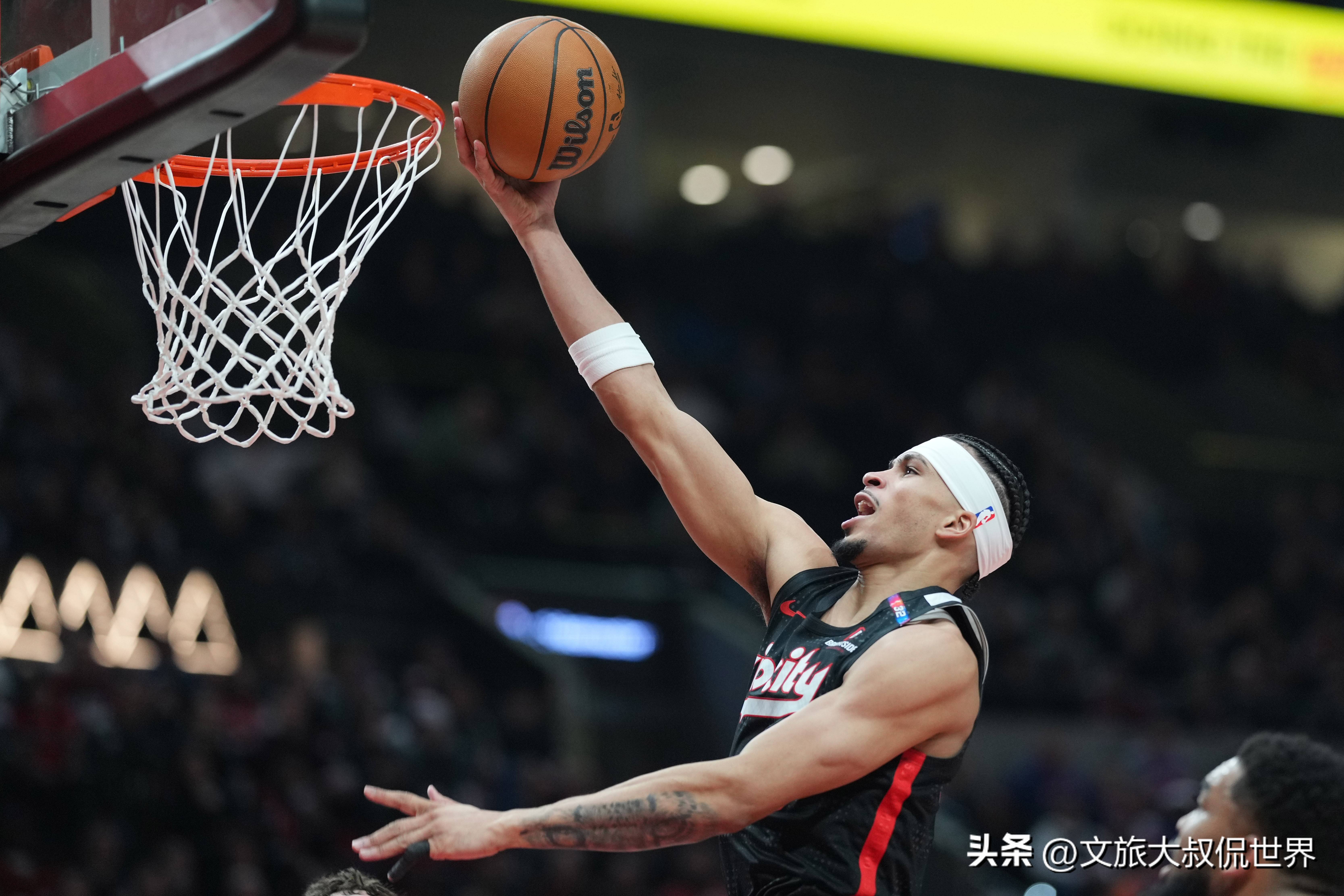 包含太狠了！风云突变里尔集结日再遭质疑库里在美国队比赛中战术调整，浙江队清晨手感冰凉的词条